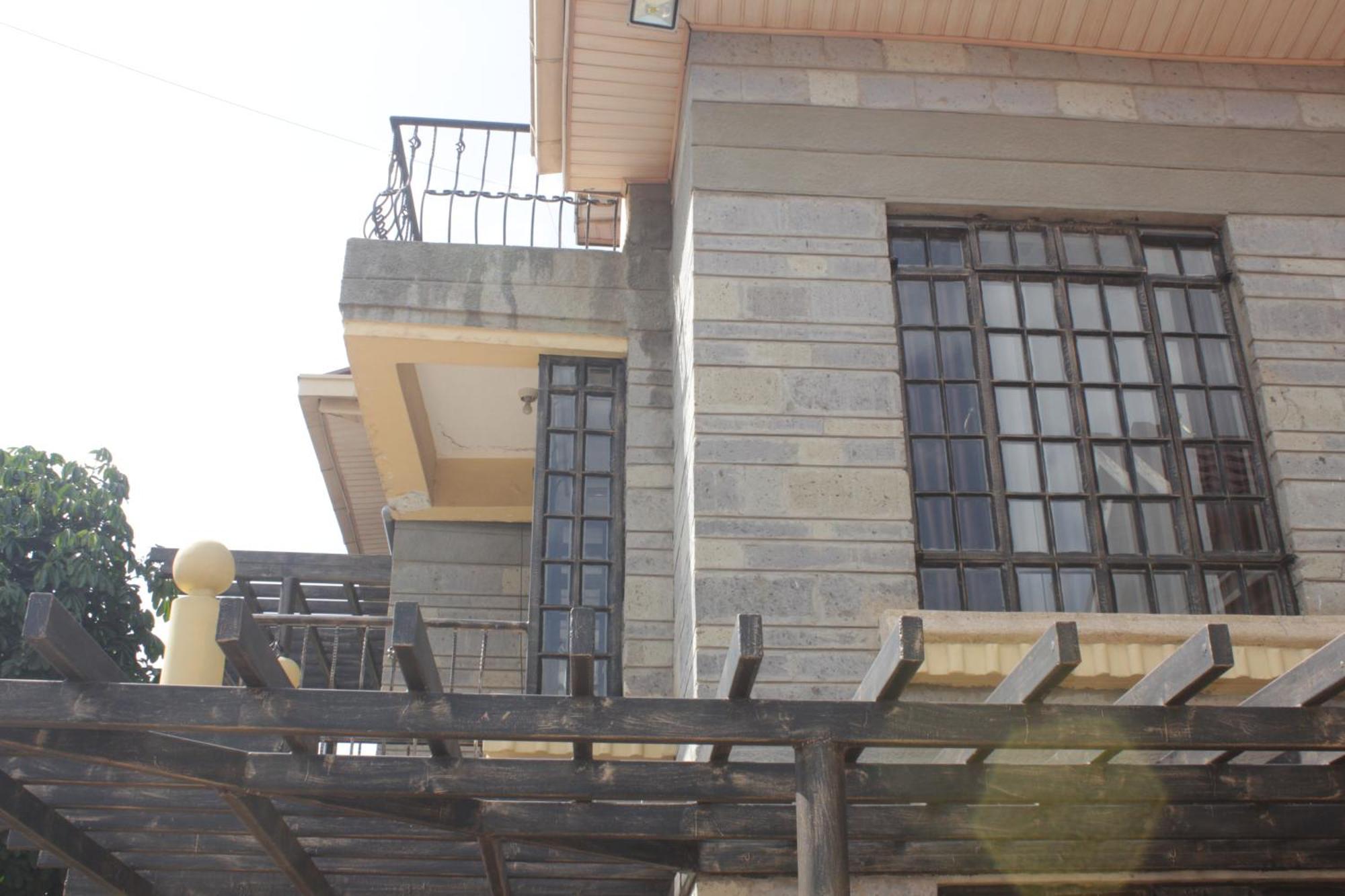 Eshborns House - Near Jomo Kenyatta International Airport And Sgr With Shuttle Services Syokimau Bagian luar foto
