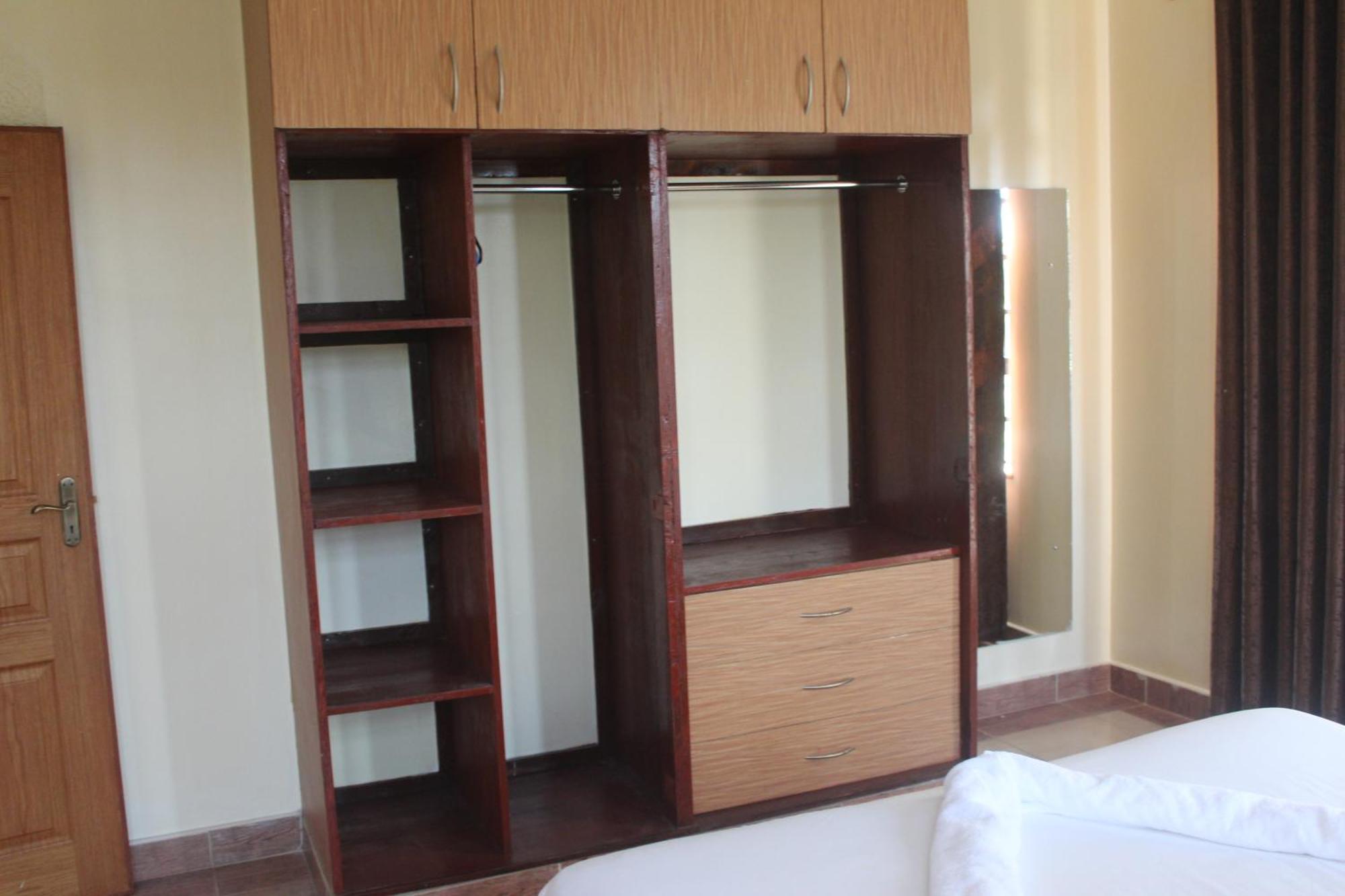 Eshborns House - Near Jomo Kenyatta International Airport And Sgr With Shuttle Services Syokimau Bagian luar foto